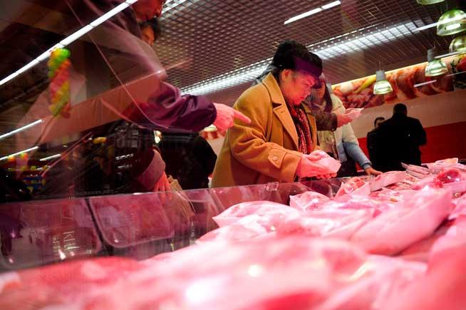Carnea şi produsele din carne ar putea avea TVA de 9% din luna august