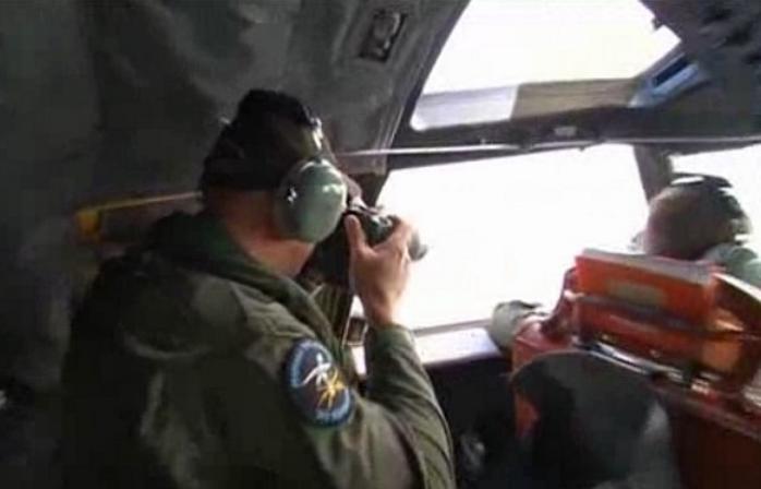 Zborul MH370: Un avion chinez a reperat &quot;obiecte suspecte&quot; în sudul Oceanului Indian