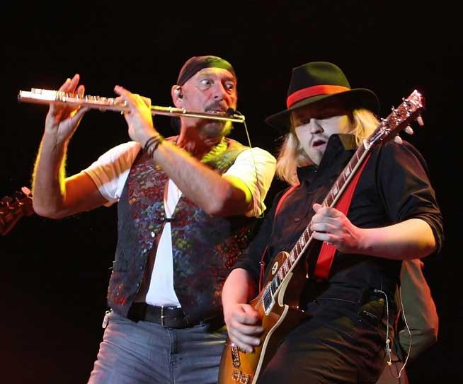 Legendarul grup britanic Jethro Tull revine la Bucureşti după zece ani ! 