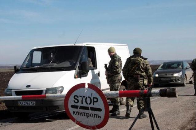 Ucraina va săpa un şanţ lung de 20 de kilometri la frontiera cu Rusia