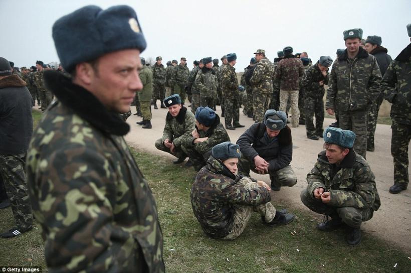 Toţi ofiţerii ucraineni luaţi prizonieri de către forţele ruse şi pro-ruse în Crimeea au fost eliberaţi