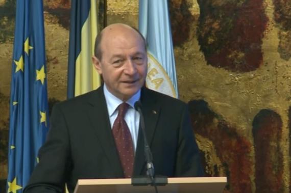 Băsescu, la Congresul Avocaţilor: Parlamentul blochează Justiţia