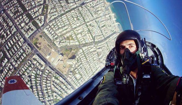 Un selfie prea frumos pentru a fi cenzurat chiar şi de Forţele Aeriene israeliene!