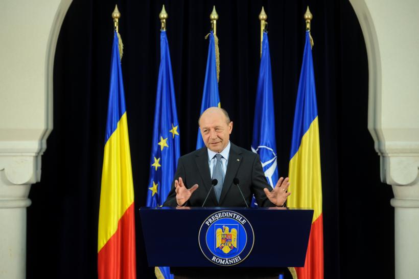 Băsescu îi răspunde lui Ponta: Introducerea accizei la combustibil este un abuz împotriva populaţiei, un act de sadism!