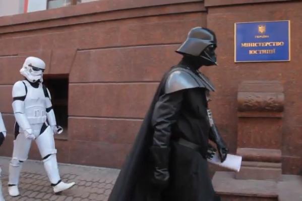 De la Iulia Timoşenko la...Darth Vader. 24 de candidaţi în lupta pentru preşedinţia Ucrainei