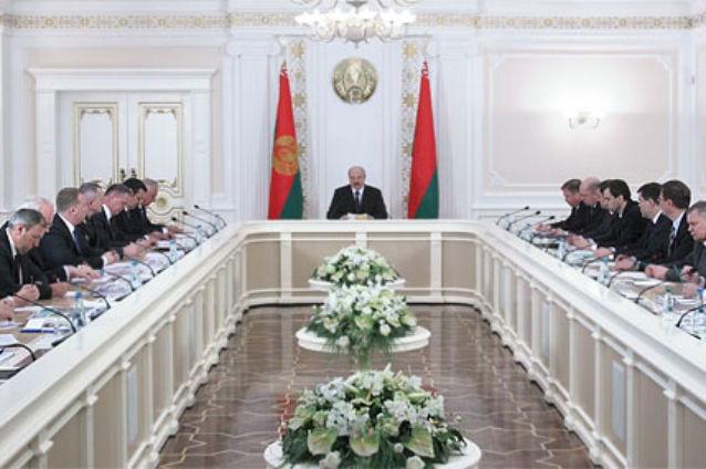 Moscova doreşte extinderea cooperării sale militare cu Minskul
