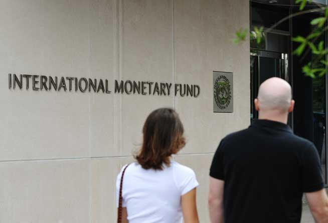 FMI: Salariul minim nu poate creşte prea brusc 