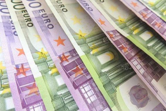 Germania face pasul către introducerea salariului minim pentru toţi: 8,50 euro pe oră