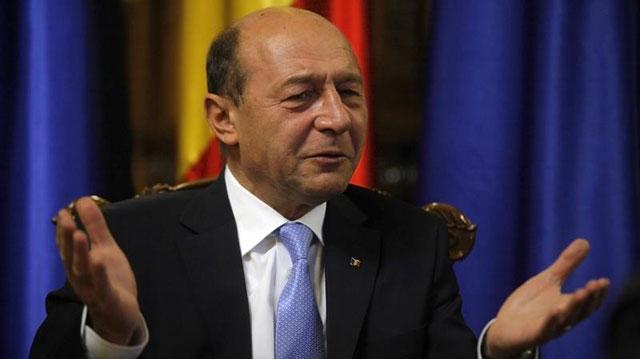 Adrian Năstase, despre o viitoare deținere a preşedintelui Traian Băsescu a funcției de prim-ministru: &quot;Anunţul face parte din jocul de poker&quot;