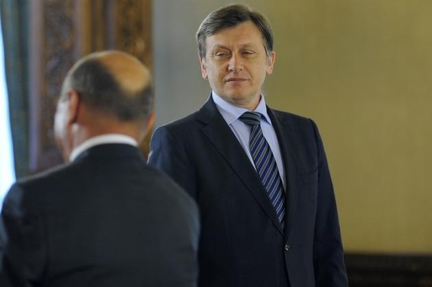 Ivan: O alianţă a lui Antonescu cu PDL şi cu oamenii lui Băsescu nu poate însemna decât trădarea românilor