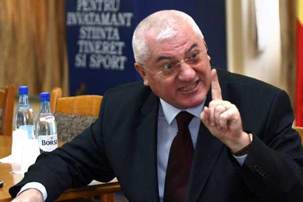 Mihai Corbu şi Radu Arhire reţinuţi pentru 24 de ore, în dosarul vânzării de către LPF a drepturilor de televizare a meciurilor de fotbal