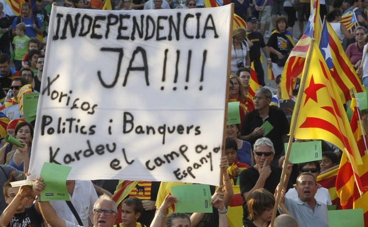 Zi tensionată în Spania. Referendumul pentru independenţa Cataloniei, dezbătut în Parlament
