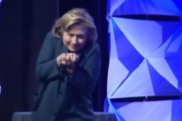 Hillary Clinton, atacată cu un pantof în timpul unei conferinţe, la Las Vegas (VIDEO)