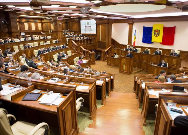 Parlamentul de la Chişinău a votat legea cerută de Tiraspol pentru a continua negocierile în formatul 5+2