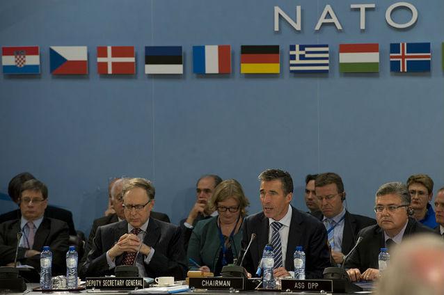 Şeful NATO: Rusia se comportă ca un duşman 