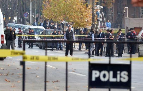 Schimb de focuri între invitaţi, la o nuntă, în Turcia: 23 de persoane, între care şi 3 poliţişti, au ajuns la spital