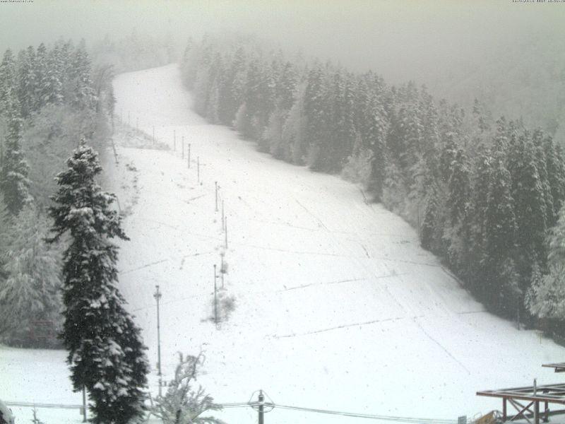 Ninge în staţiunile montane de pe Valea Prahovei Vezi IMAGINI LIVE de pe pârtii, pe webcam jurnalul.ro