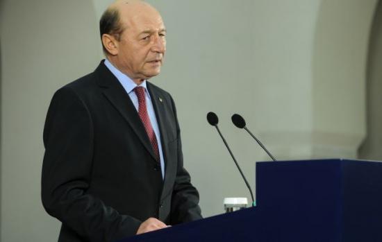 Plângerea penală împotriva lui Băsescu va fi depusă la Parchet la ora 12:00