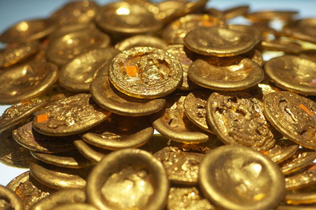 800 de monede de aur confiscate la Vama Cenad