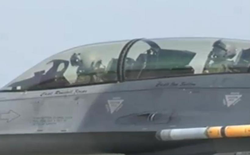 Exerciţiu militar româno-american: Victor Ponta, copilot într-un avion F16 18479748