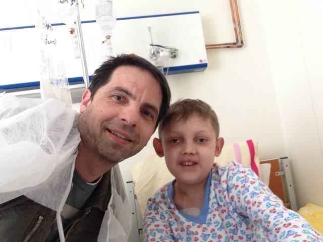 De Paşti,  Negru l-a vizitat la spitalul Fundeni pe Sami Crişan, băieţelul cu leucemie care a prezentat “Next Star”