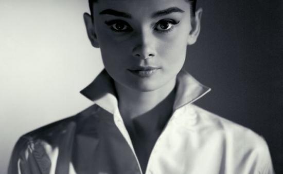 Audrey Hepburn, desemnată cea mai frumoasă femeie din ultimii 50 de ani