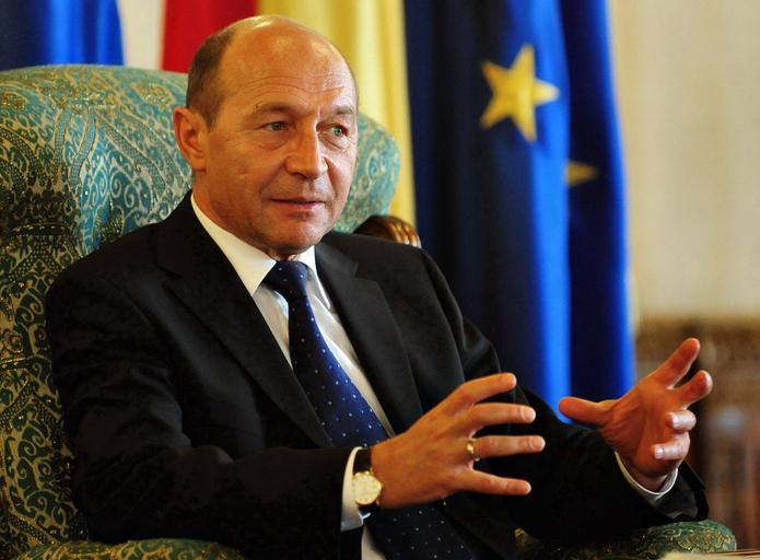 Traian Băsescu explică de ce a graţiat-o pe avocata mafiei imobiliare: Avea şase copii acasă!