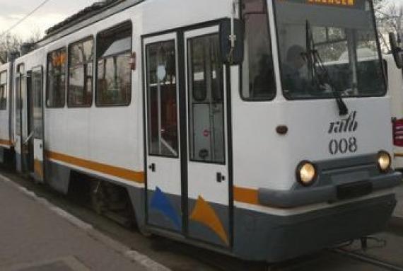 Accident de tramvai la Obor: un bărbat neatent a fost rănit grav