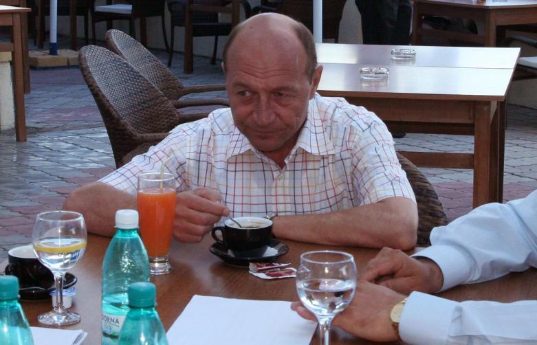 Judecătorul Stan Mustaţă, ridicat astăzi de DNA, s-a întâlnit cu Băsescu &quot;la o cafea&quot;