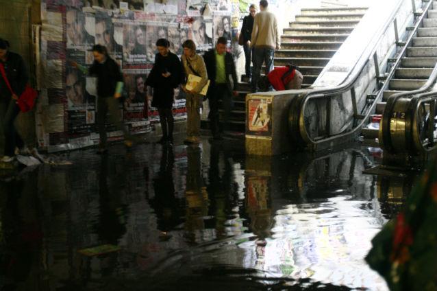 Oprescu, după ploaia torenţială de duminică: &quot;Acumulările de apă din Bucureşti au fost remediate în două ore&quot;