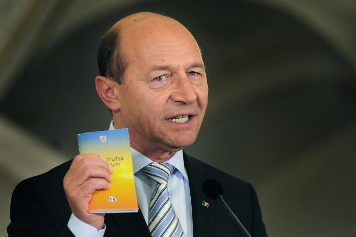 Băsescu a sesizat CCR în legătură cu refuzul lui Ponta de a contrasemna decrete prezidenţiale