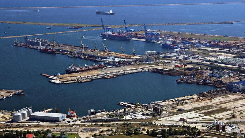 Ponta: În curând vor fi scoase pe bursă încă 15% din acţiunile deţinute de stat la compania care administrează portul Constanţa