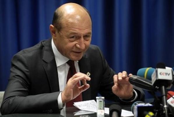 Băsescu, la Conferinţa agricultorilor 2014: &quot;În viaţă trebuie să faci două lucruri: să faci copii şi să ai pământ&quot;