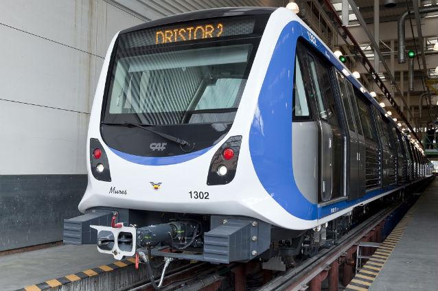 Metrorex: Primul tren furnizat de CAF a parcurs 2.000 de kilometri în cadrul probelor; acestea au loc pe Magistrala 2