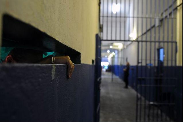 Luare de ostatici masivă într-un penitenciar din Brazilia
