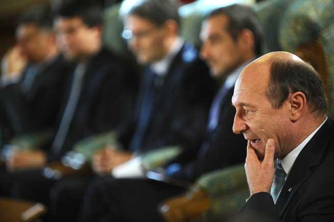 Cotroceniul s-a mutat la PMP. Nu mai puţin de opt foşti consilieri prezidenţiali şi de stat se regăsesc în partidul şi fundaţia moşite de Traian Băsescu