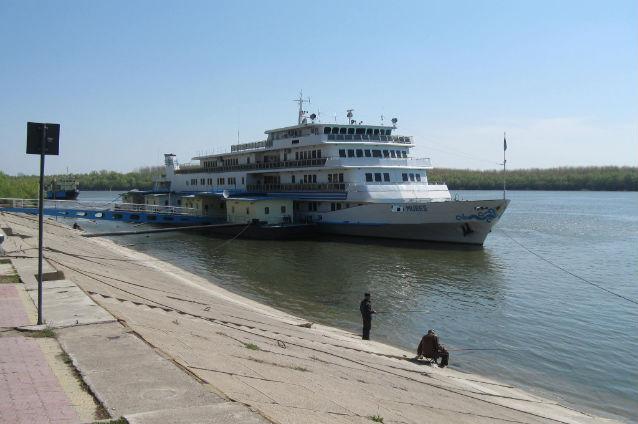 Prefectura şi nouă primării riverane Dunării au instituit stare de permanenţă