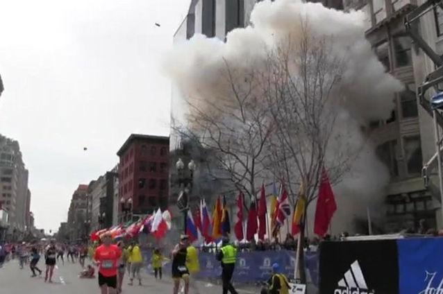 Bombele dublului atentat de la Boston au fost realizate folosindu-se şi ghirlande de Crăciun