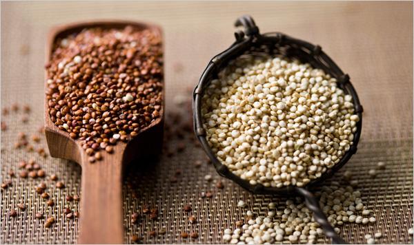 5 motive pentru care Quinoa te ajută să slăbești (VIDEO: Cum să gătești corect semințele de Quinoa)