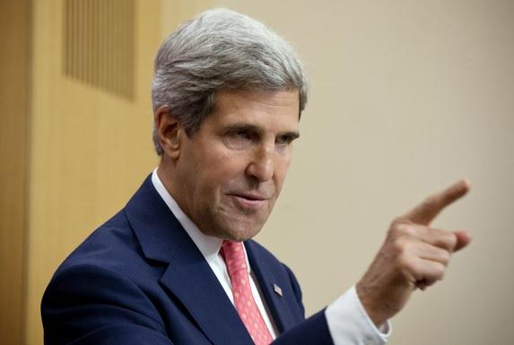 John Kerry: Rusia îşi retrage trupele de la frontiera cu Ucraina, dar în Ucraina se infiltrează ceceni înarmaţi