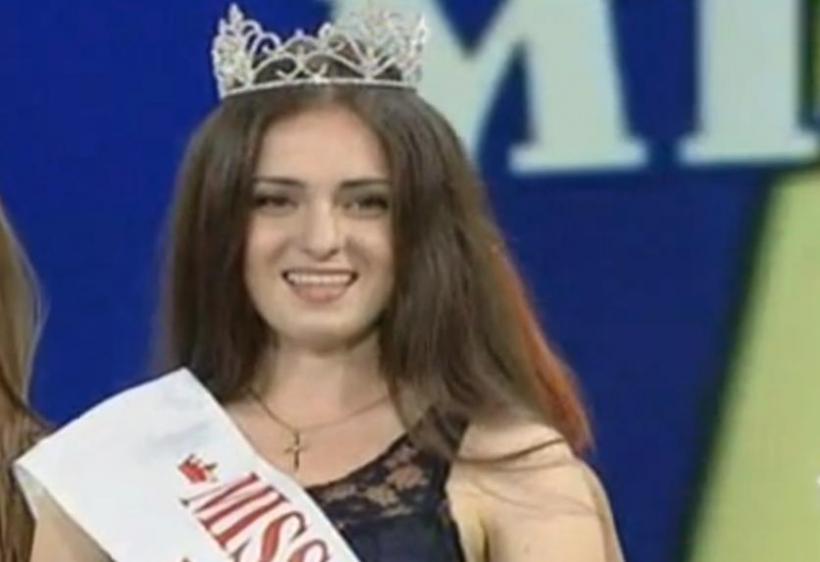 A fost desemnată Miss România 2014! Câştigătoarea este studentă, are 20 de ani şi e pasionată de artă (VIDEO)