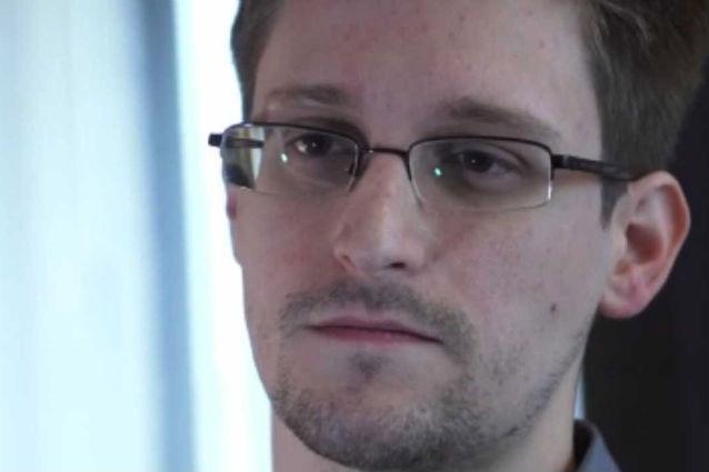 Snowden cere, oficial, azil politic în Brazilia