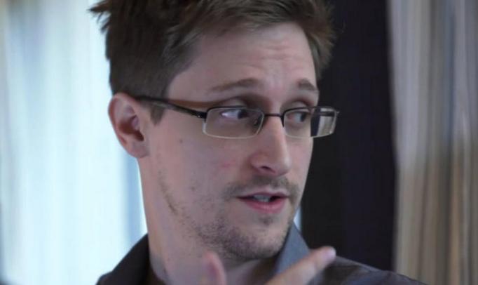 Snowden, subiect de film pentru Oliver Stone