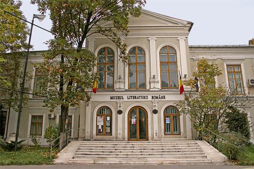 Salvaţi Muzeul Literaturii Române! Clădirea a fost retrocedată de Băsescu pe drepturi litigioase în 2002