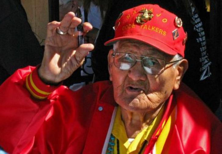 A murit ultimul indian navajo care transmitea mesaje cifrate în timpul celui de-al Doilea Război Mondial