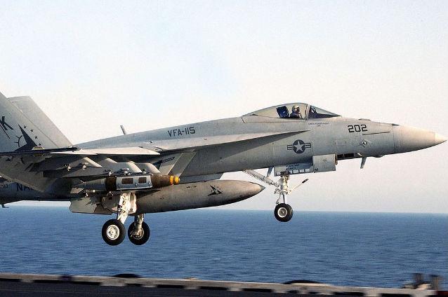Un F/A-18 Super Hornet american s-a prăbuşit în mare, în timp ce se pregătea să apunteze pe un portavion