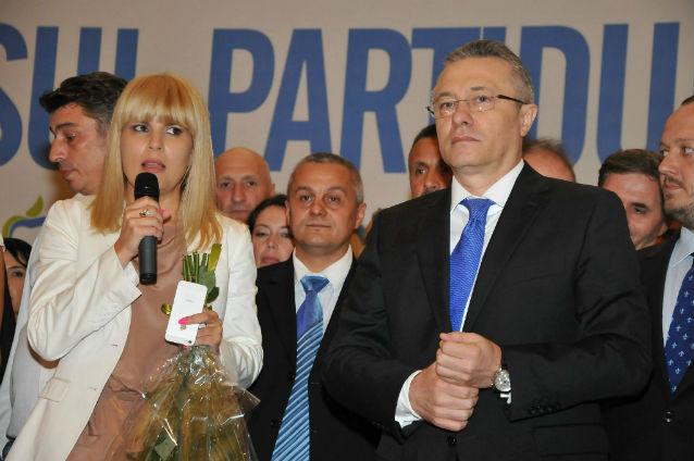 Udrea: Candidatura lui Diaconescu nu exclude desemnarea unui singur candidat al dreptei la prezidenţiale