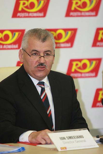 Ion Smeeianu ar putea fi demis de la conducerea Poştei şi înlocuit cu Alexandru Petrescu