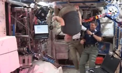 VIDEO. Cum se joacă fotbal în spaţiu, la bordul ISS