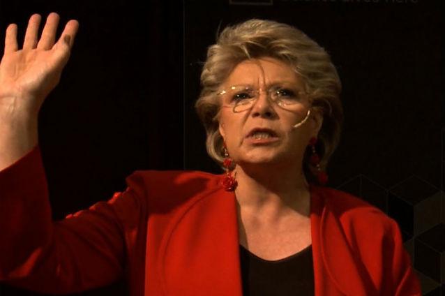 Viviane Reding face apel la blocarea forţelor extremiste în Europa